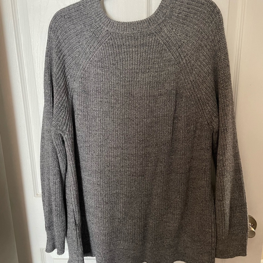 Roots Women's Gray Crew Neck Sweater